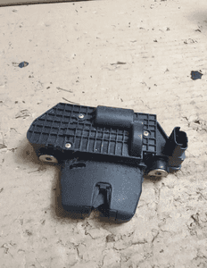 Zamek tylnej klapy tyl peugeot 5008 9151487499TH (5124795512) 1