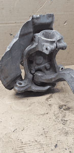 Zwrotnica piasta prawy przód przednia prawa BMW E60 E61 6760954R 5