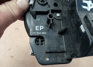 Zamek drzwi prawy przód klamka Opel Corsa C 24434883 5