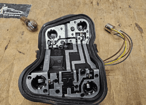 Wklad Lampa Lampy Oprawa Zarowki Mocowanie Tyl Prawy Tylne AUDI A4 B7 Sedan 31