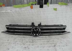 Vw touran 5TA 15- grill atrapa chłodnicy 5TA853653B cały 1