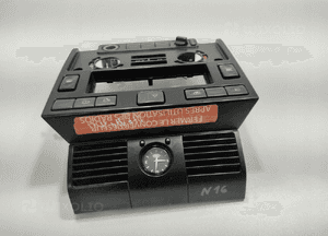 RAMKA OSŁONA DESKI ROZDZIELCZEJ RADIA LAND ROVER DEFENDER 7H12-045F67 07-14 5