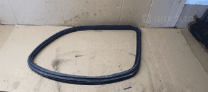 Uszczelka szyby prawy tył tylna prawa Mercedes GL X166 W166 A1666809000 A1666806601 5
