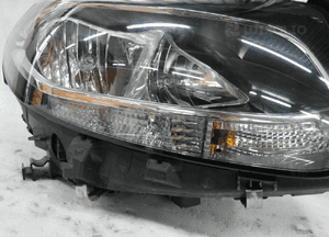 Mercedes A246 246 b klasa lift zwykła lampa przednia prawa 3