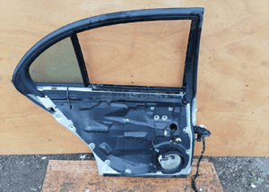 MERCEDES E 211 drzwi szyba zamek listwa tylne lewe sedan 7