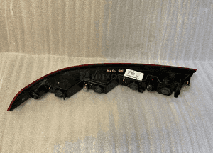 Audi Q5 80A lift lampa tylna w zderzak 20- 2