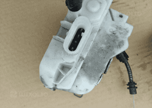 Citroen C3 I zamek drzwi przod prawy 3