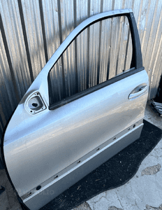 MERCEDES E 211 drzwi lewe przednie szyba listwa lakier 744 5