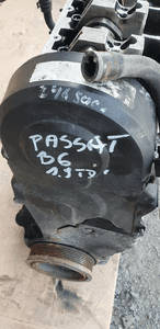 Silnik słupek blok silnika VW Passat B6 1.9 TDI BKC 9