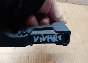 Klamka raczka dźwignia otwierania maski linka cięgno Renault Trafic III Vivaro B 656225059R 7