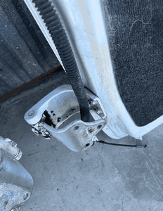 MERCEDES vito  447 drzwi tył skrzydełka zawiasy 14