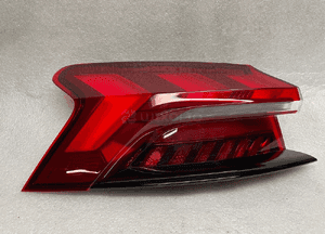 Lampa lewy tyl audi e-tron gt 4J3945091 org fv 1