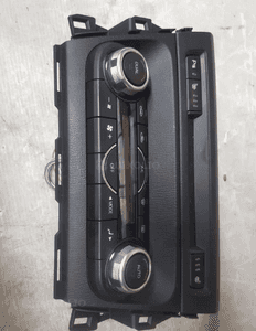 Mazda 3 bm bn panel przełącznik klimatyzacji B45D61190 1