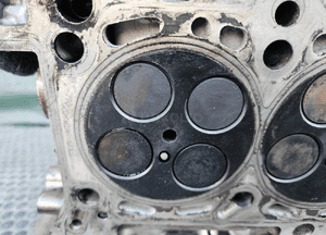 Głowica 0593S 0594S Lewa Prawa Wałki Zawory Pokrywa 2.7 3.0 TDI V6 Audi A4 B8 A5 A6 Q5 VW 33
