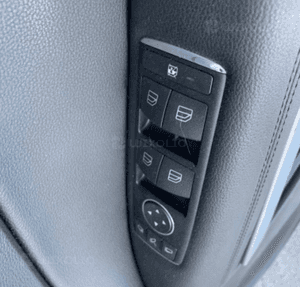 MERCEDES E 207 tapicerka drzwi boczek listwa dekor panel 3