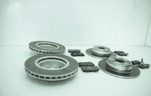 Tarcze przod tył klocki tył kpl borg end beck mercedes SL350 R230 7