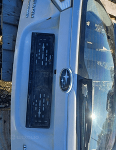 Subaru impreza gh klapa bagaznika kompletna 4