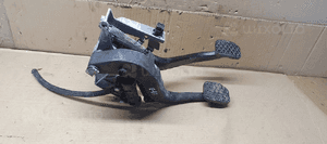 Pedały pedał hamulca sprzęgła BMW I E87 6751665 678711 4
