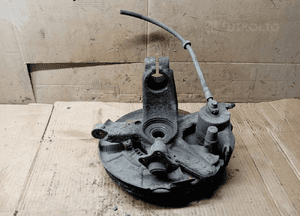 Zwrotnica piasta lewy przód kompletna VW New Beetle 2.0 4