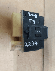 Moduł sterownik przekaźnik świec żarowych peugeot 308 T7 1.6 hdi 9662570880 1