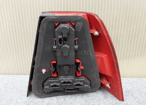 Lampa tył tylna lewa vw bora 2004 oryginał 4