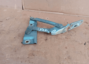 Zawias maski prawy przód przedni Skoda Fabia I 9151 6Y0823302A 2
