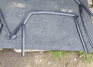 Ramka Uszczelka Szyby Drzwi Prowadnica Guma AUDI A4 B8 Sedan Kombi 11
