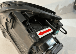Volkswagen Touareg 7P Lampa przednia Xenon L 15250 8