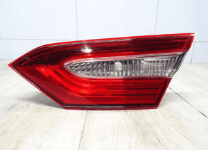 TOYOTA CAMRY IX SEDAN LAMPA TYLNA prawa LED 2018 33-240 1