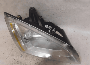 Przod przednia lampa prawa ford focus MK2 2
