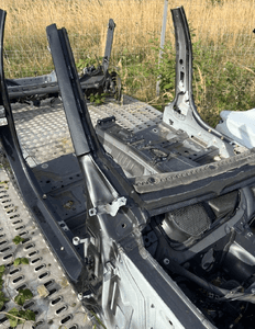 Podluznica cwiartka fartuch prawy przod bmw M3 F80 2