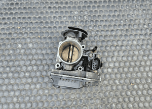 Przepustnica Listwa Wtryskowa Wtryski Przewody Zaplonowe 1.0 1.4 VW Skoda Seat 16