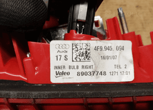 Lampa prawy tył tylna prawa w klapę Audi A6 C6 Kombi 4F9945094 4
