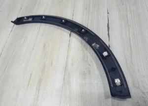 Listwa błotnika prawa tył tylna audi Q8 4M8 s-line 4M8853818D llu 6