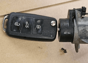 Seat Ibiza 6J IV stacyjka kluczyk 1