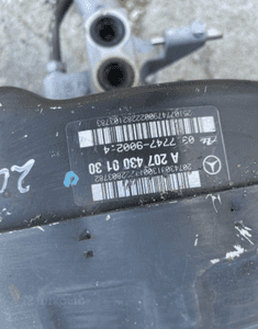 MERCEDES c 204 e 207 e 212  serwo pompa hamulcowa 6