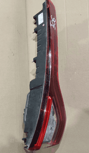 Lampa lewa tył tylna w klape renault megane iv gt kombi 3