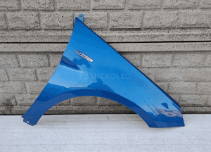 B KLASA W245 W B-KLASA W 245 BŁOTNIK PRZEDNI PRAWY 1