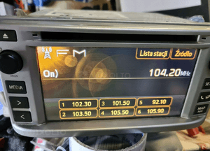 Toyota VERSO 09-11 radio nawigacja moduł GPS 11