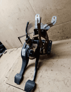 Pedały pedał hamulca sprzęgła Ford Mondeo MK3 1S71 2450 AJ 2