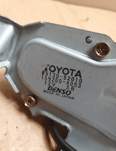 SILNICZEK WYCIERACZEK TYŁ YARIS I 85130-52010 2