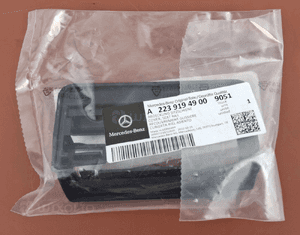 Mercedes-Benz W223 Osłona szyny siedzenia A2239194900 1