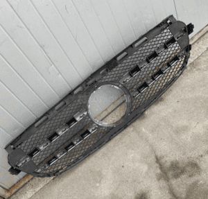 MERCEDES E 212 lift atrapa grill AMG 4