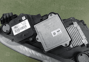 Lampa prawa prawy xenon ford c max MK2 lift 4