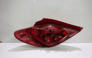 Lampa prawa tylna Peugeot 207 2