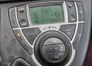 Peugeot 807 Citroen C8  panel sterowania nawiewu klimatyzacji 1