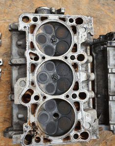 Glowica 078103373AH Zawory Szklanki LEWA V6 2.4 2.8 AUDI A4 B6 A6 C5 VW Passat Skoda 7
