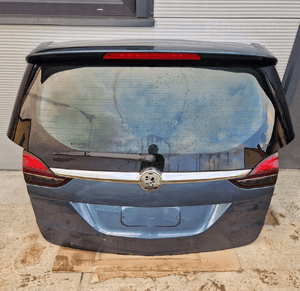 Opel zafira c klapa tylna 22S 1
