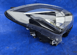Lampa prawa przod full led suzuki swift MK8 2017- 10