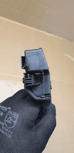 Zamek klapy bagażnika BMW 3 E46 8196401 4